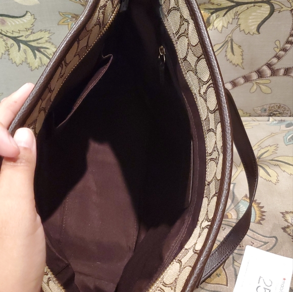 Coach hand bag - Picture 3 of 3